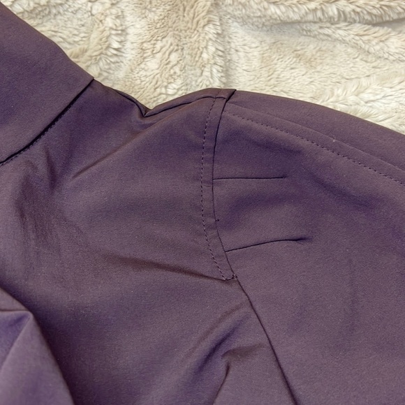 COLUMBIA Women’s XCQ Waist Length Fitted Burgundy Lightweight Jacket- Size Small - Picture 6 of 12